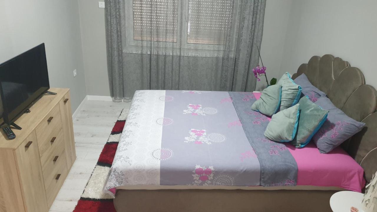 Apartman Sweet Dreams 2 Aparthotel Nis Ngoại thất bức ảnh